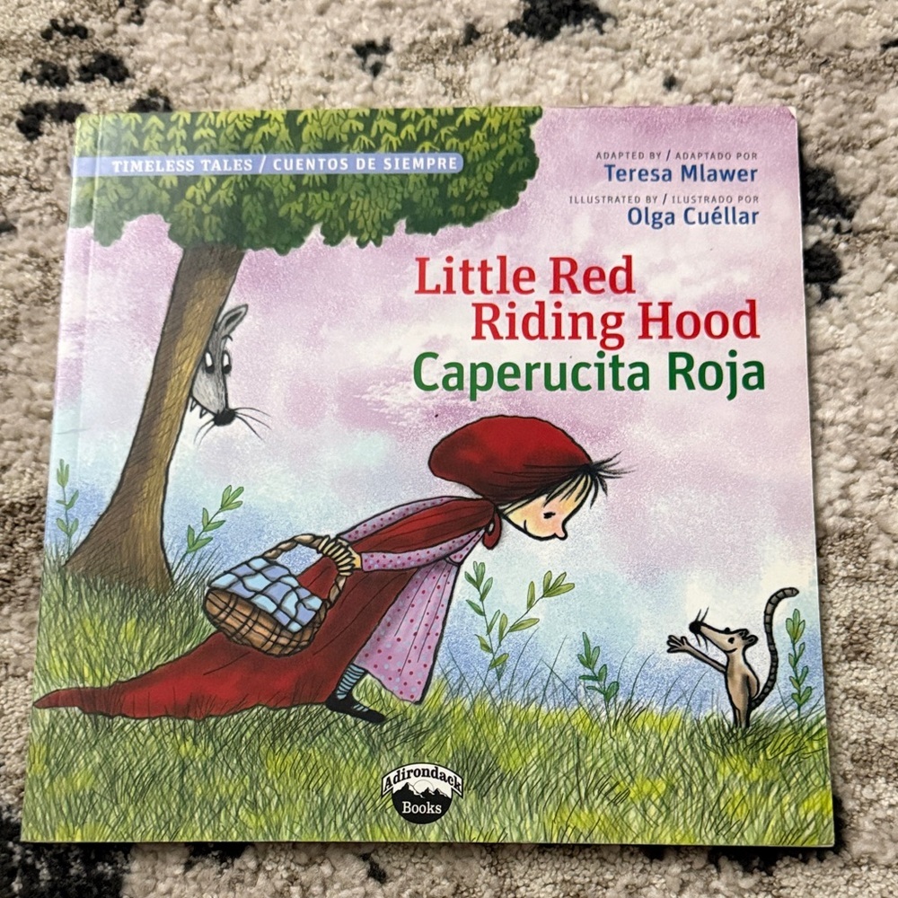 Little Red Riding Hood / Caperucita Roja - Bilingual Picture Book (Red)